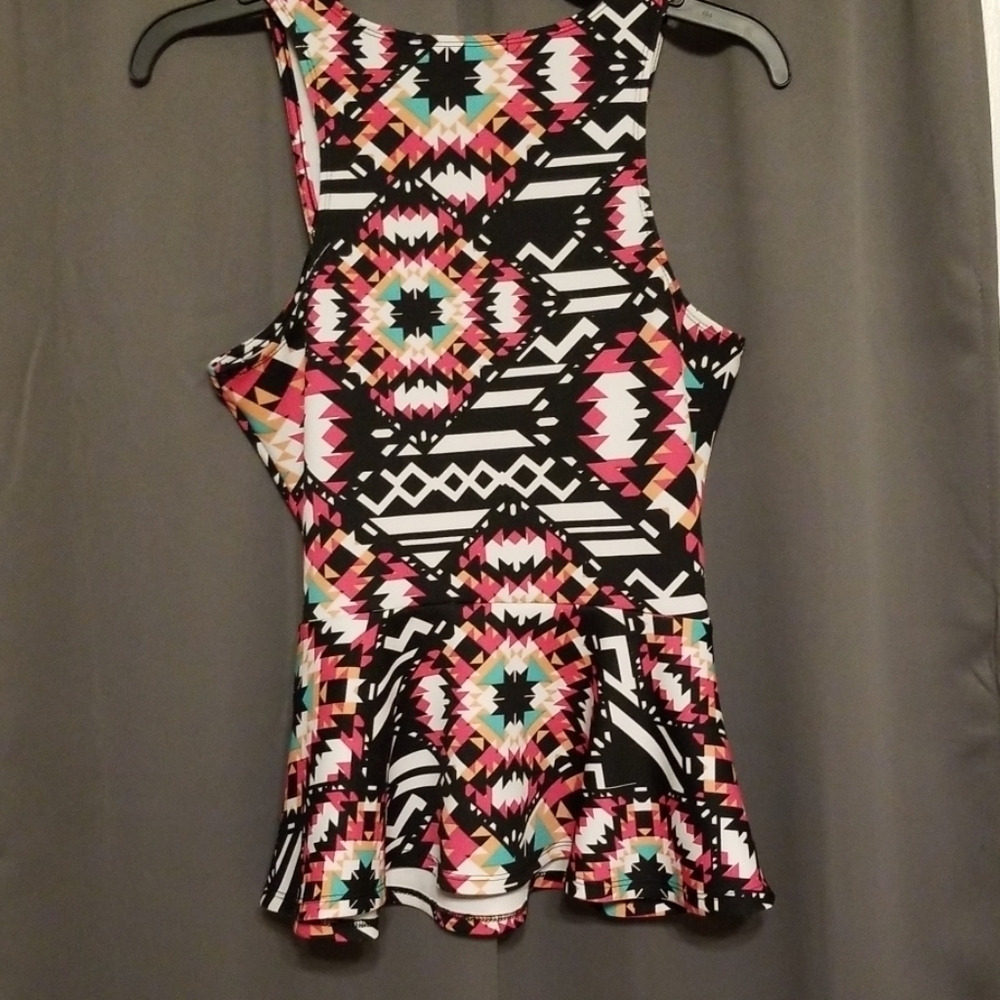 Charlotte Russe Womens Juniors  Sleeveless Top Colorful Aztec Sz M GUC READ - Picture 3 of 5